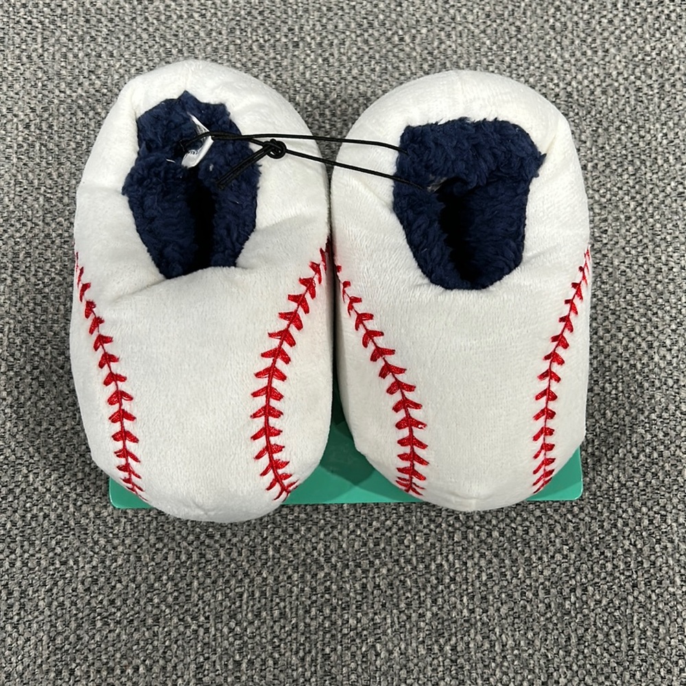 Zac and Evan toddler baseball ⚾️ slippers. Size 8. NWT
